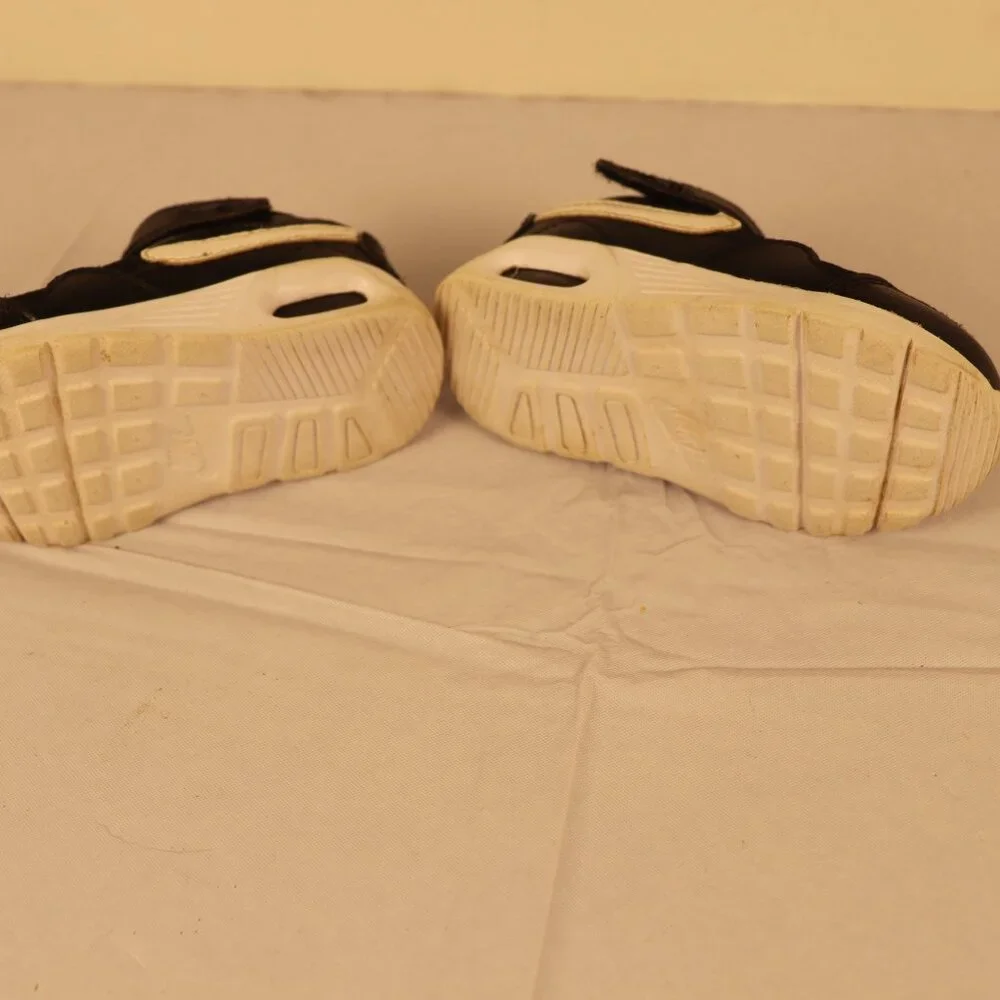 Nike Air Infant size US 6c Made in Indonesia Black and White